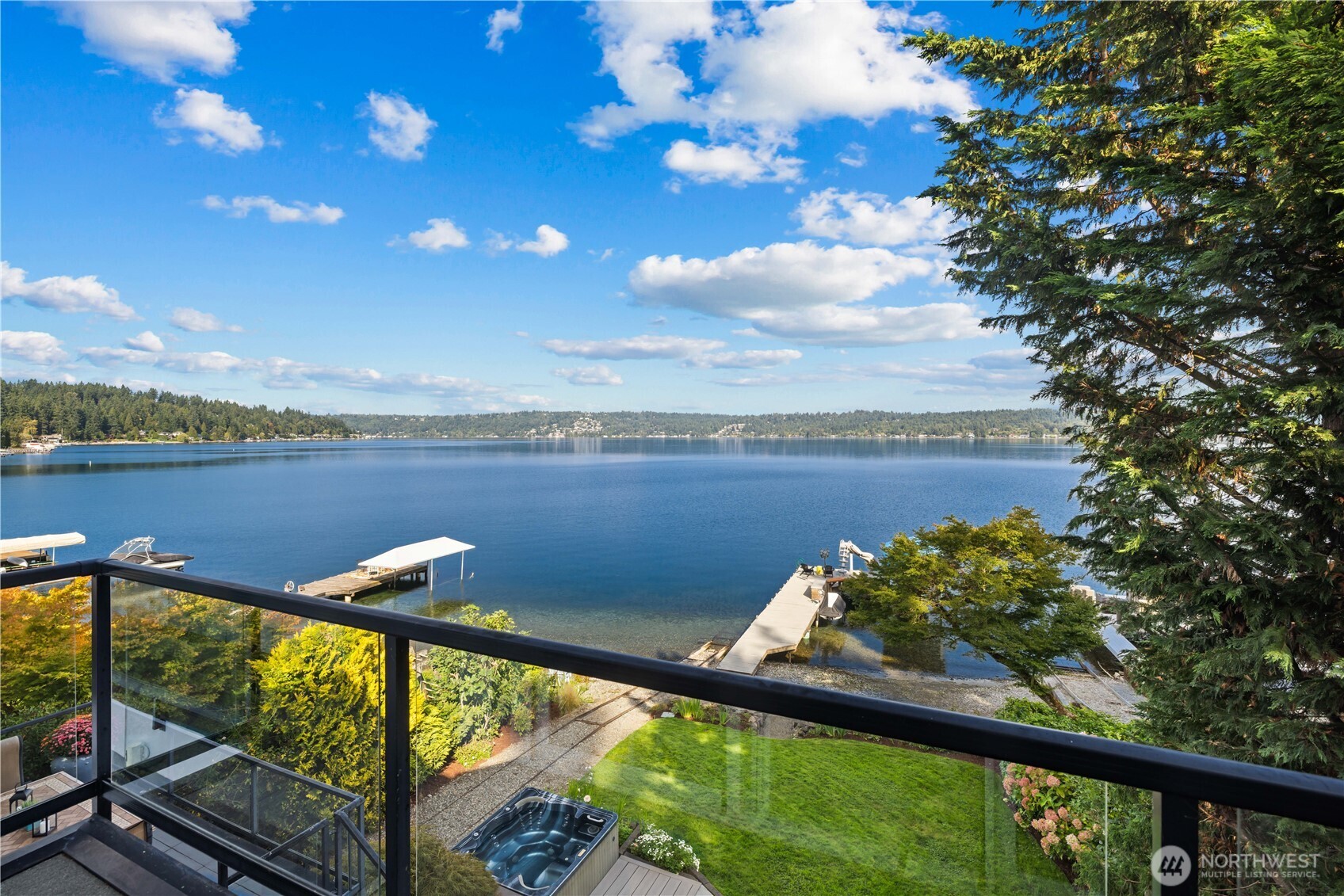 528 W Lake Sammamish Parkway SE, Bellevue, WA 98008