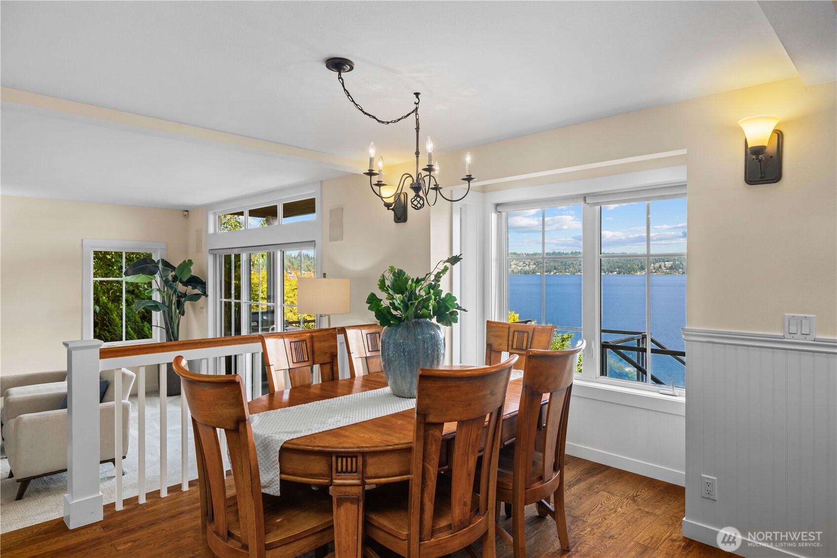 528 W Lake Sammamish Parkway SE, Bellevue, WA 98008