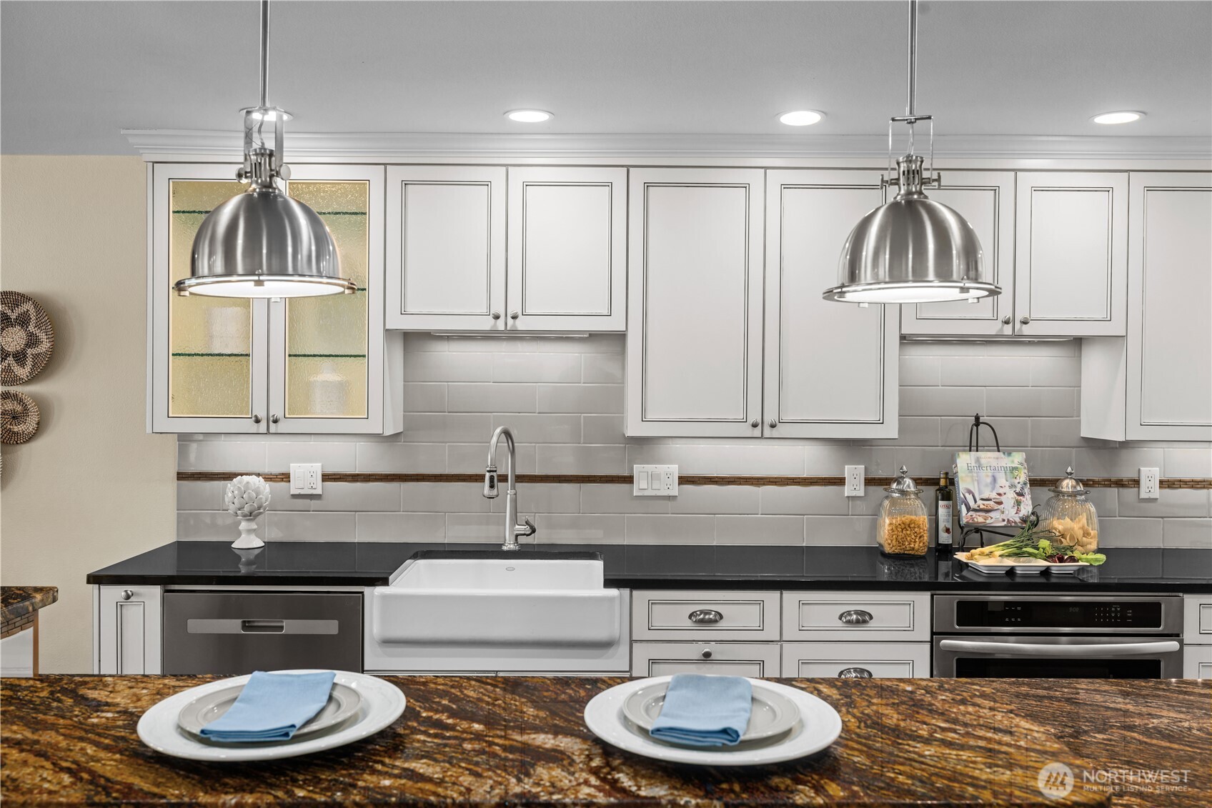 528 W Lake Sammamish Parkway SE, Bellevue, WA 98008