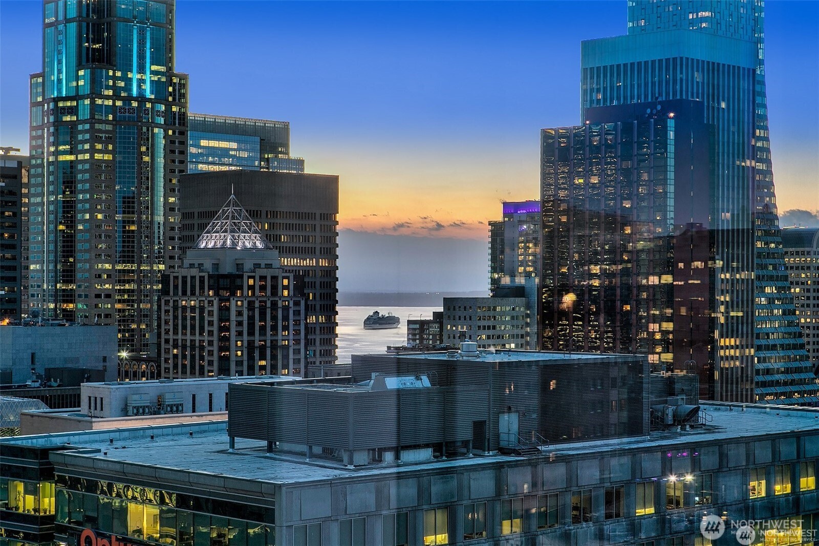 800 Columbia Street #1801, Seattle, WA 98104