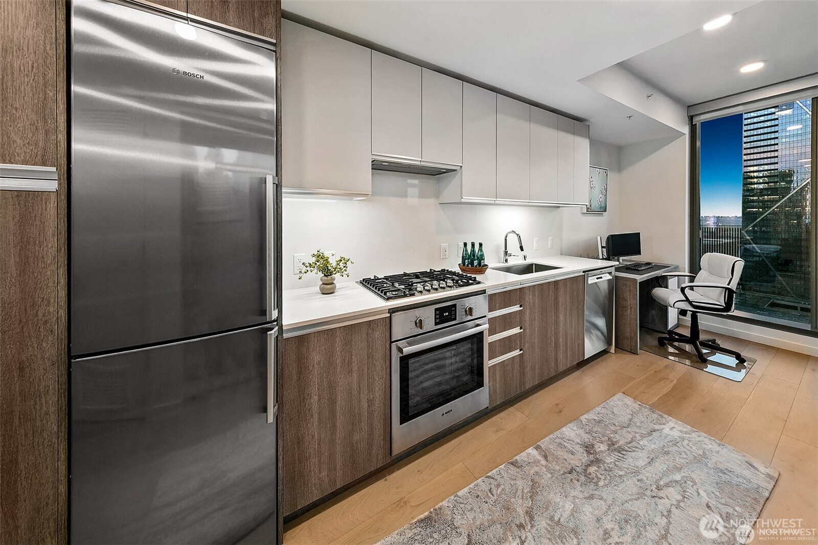 800 Columbia Street #1801, Seattle, WA 98104