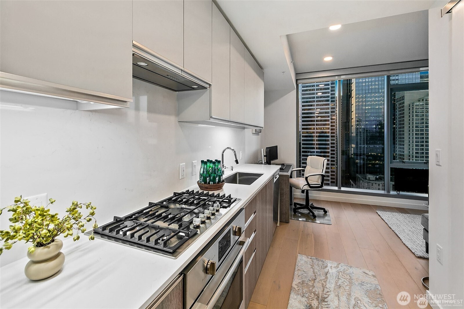 800 Columbia Street #1801, Seattle, WA 98104