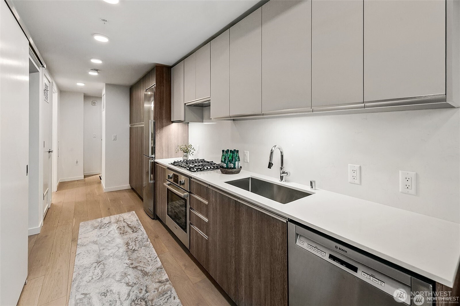 800 Columbia Street #1801, Seattle, WA 98104