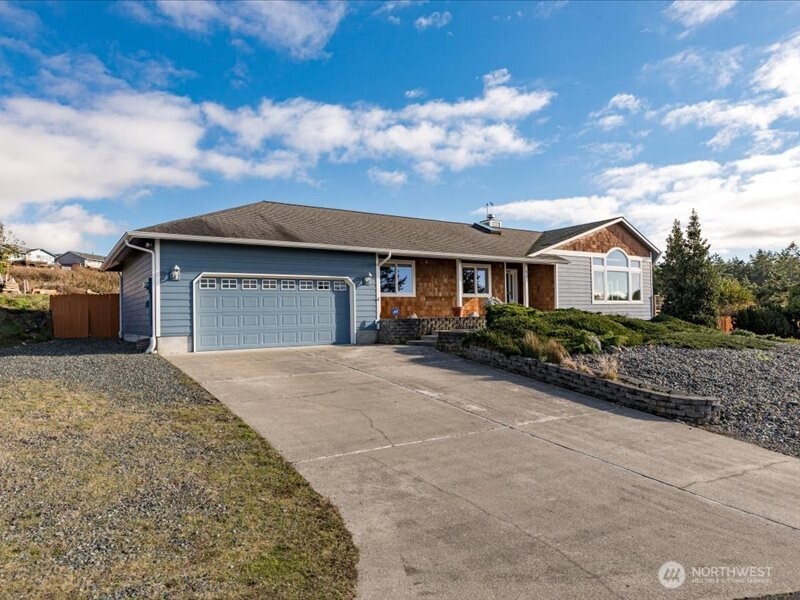 670 El Prado Avenue , Coupeville, WA 98239