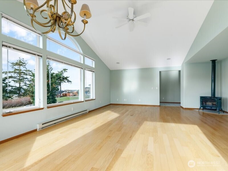 670 El Prado Avenue , Coupeville, WA 98239