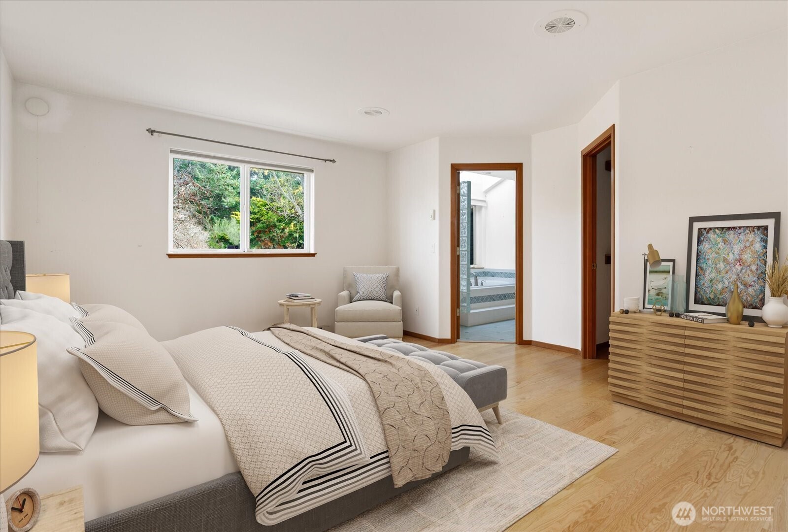 670 El Prado Avenue , Coupeville, WA 98239