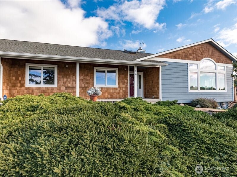 670 El Prado Avenue , Coupeville, WA 98239