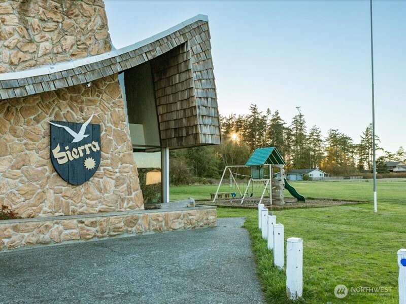 670 El Prado Avenue , Coupeville, WA 98239