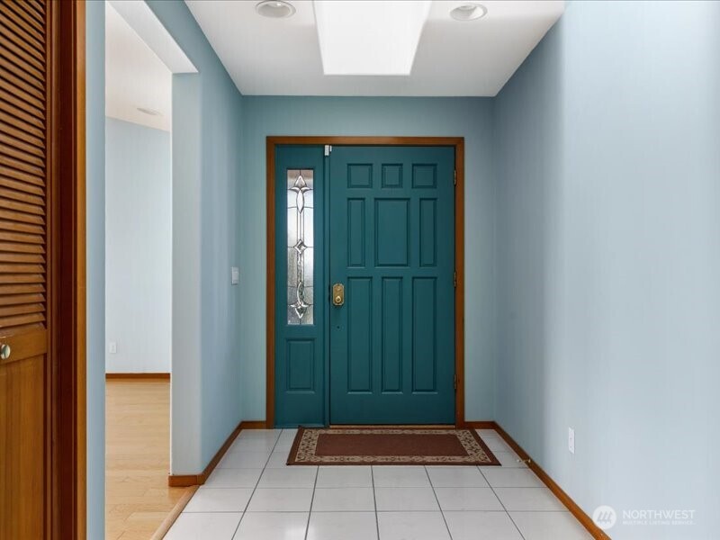 670 El Prado Avenue , Coupeville, WA 98239