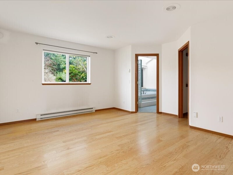 670 El Prado Avenue , Coupeville, WA 98239