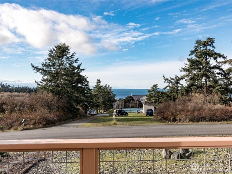 670 El Prado Avenue , Coupeville, WA 98239