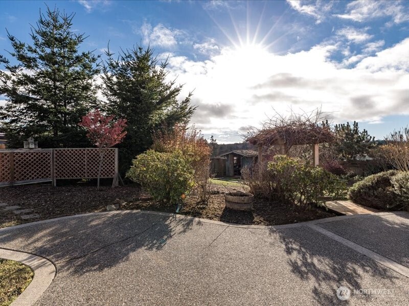 670 El Prado Avenue , Coupeville, WA 98239