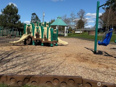 12502 SE 73rd Place , Newcastle, WA 98056 - Photo 36