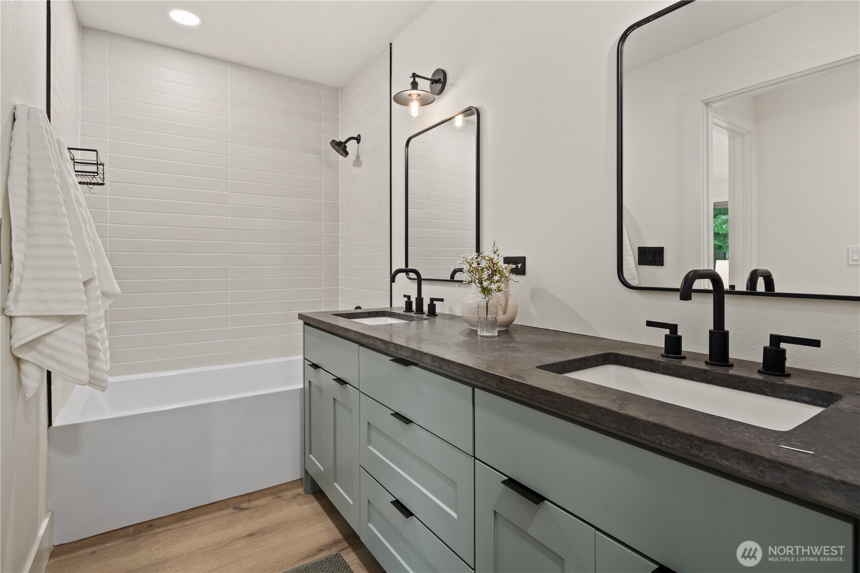 27824 SE 224th Street , Maple Valley, WA 98038