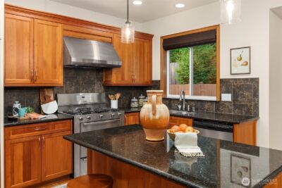 4727 245th Lane SE, Sammamish, WA 98074 - Photo 13
