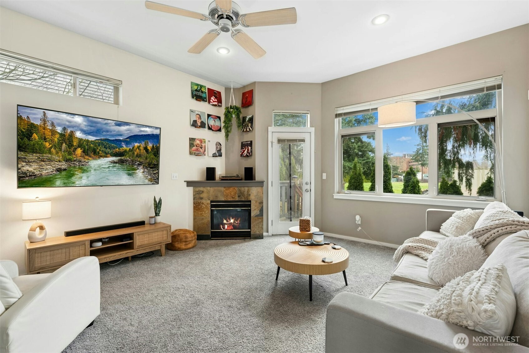 11560 Stone Avenue N #101, Seattle, WA 98133