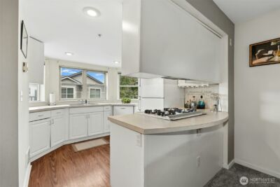 11560 Stone Avenue N #101, Seattle, WA 98133 - Photo 7