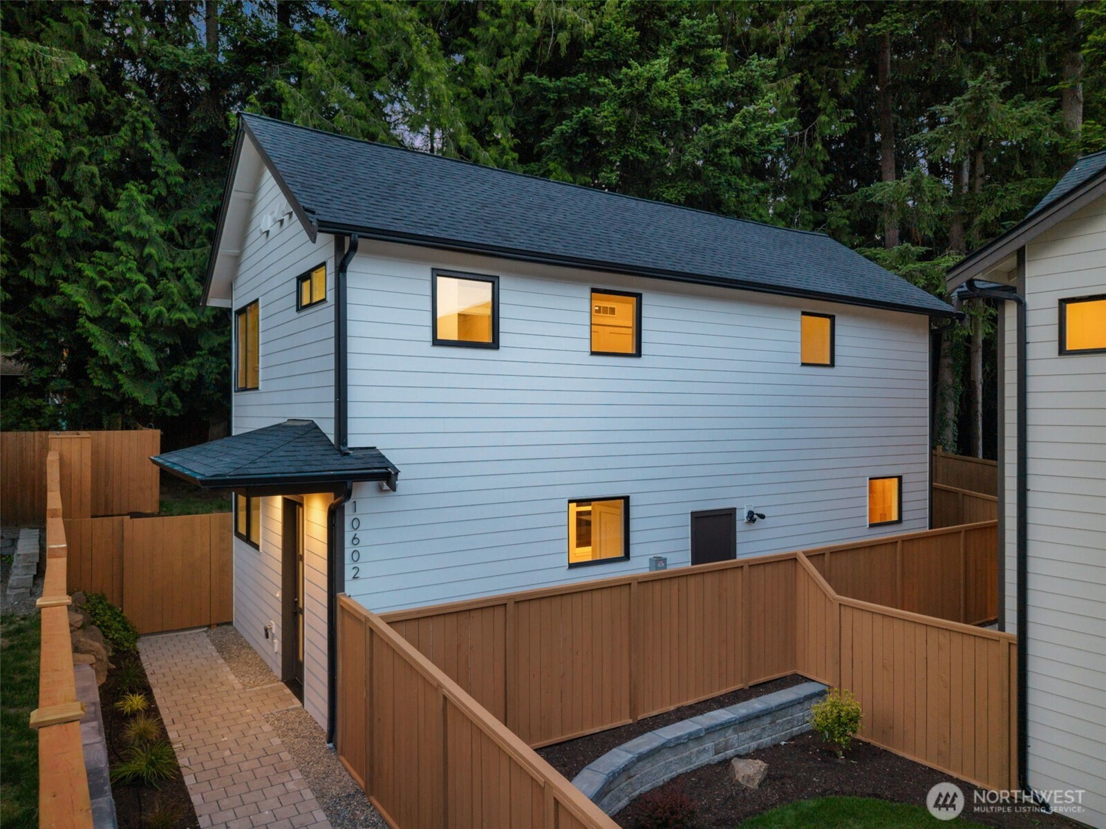 10602 NE 137th Place , Kirkland, WA 98034