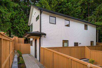 10602 NE 137th Place , Kirkland, WA 98034 - Photo 2