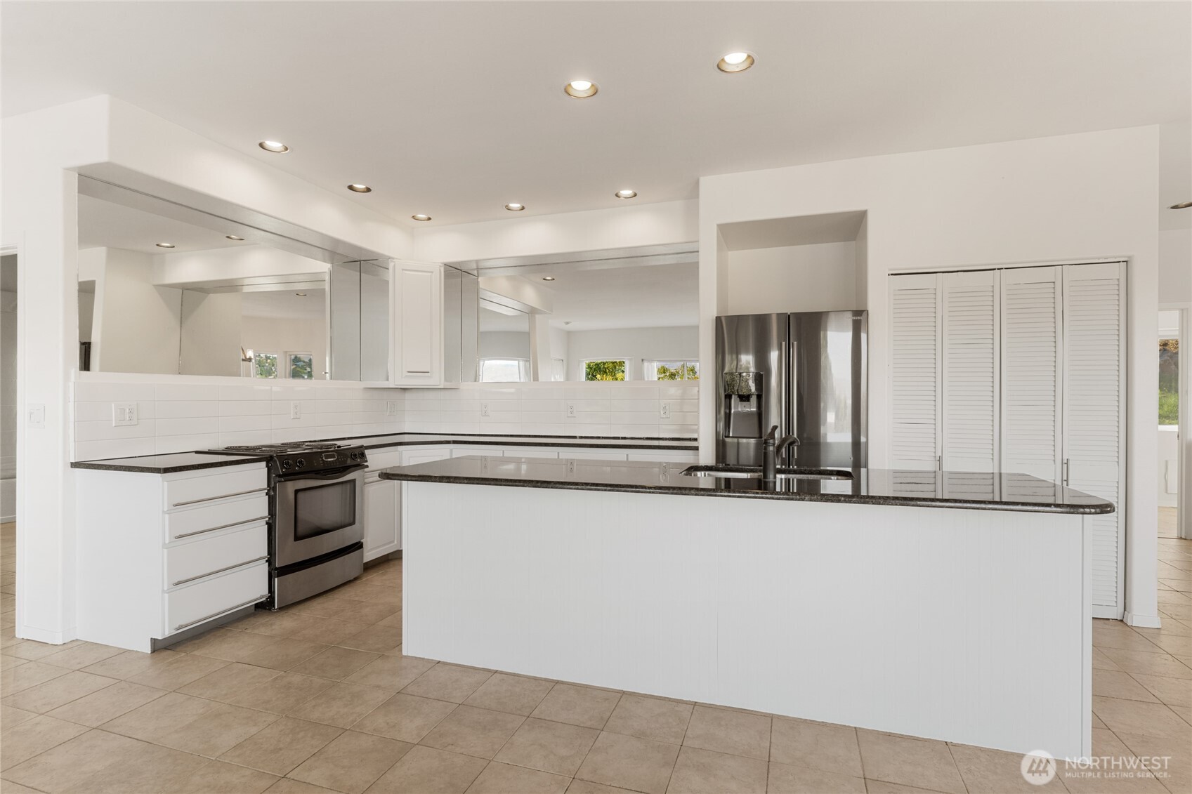 301 Canyon Place , Wenatchee, WA 98801