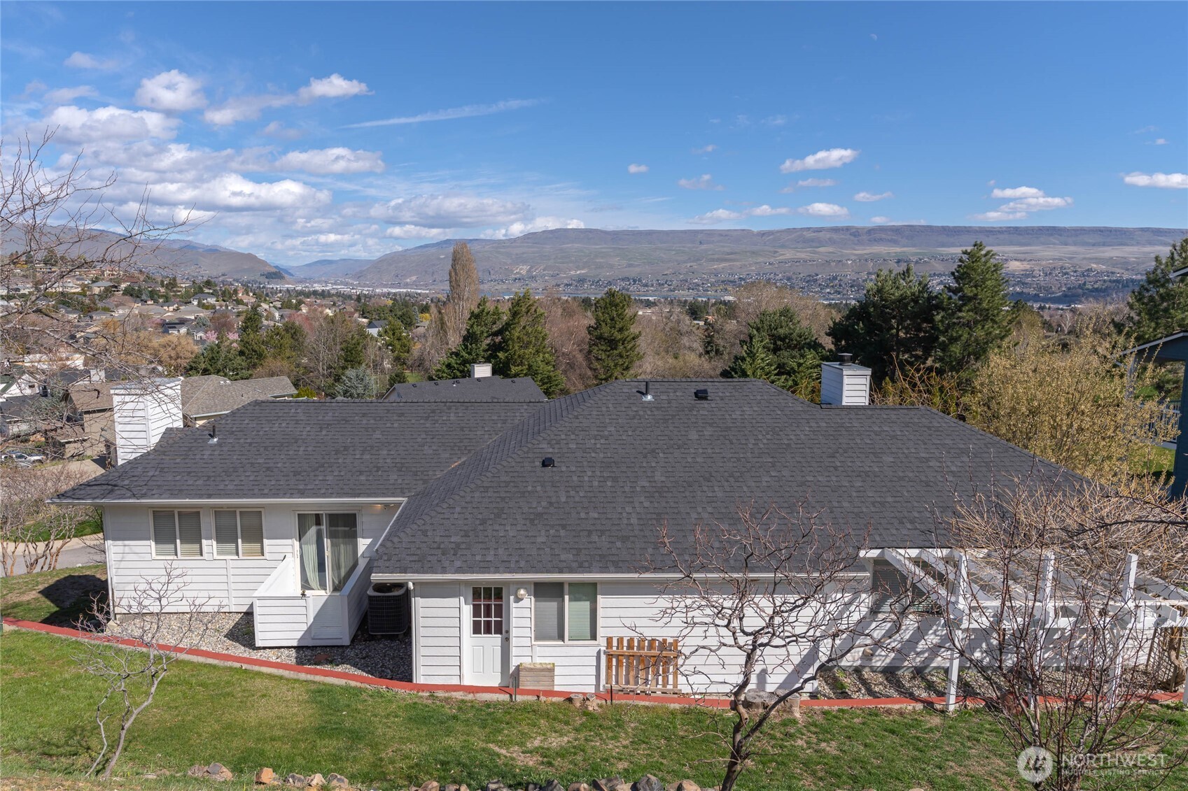 301 Canyon Place , Wenatchee, WA 98801