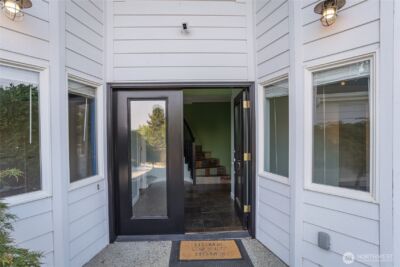 301 Canyon Place , Wenatchee, WA 98801 - Photo 2