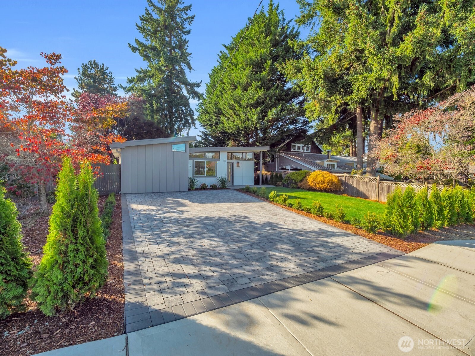 3131 112th Avenue SE, Bellevue, WA 98004