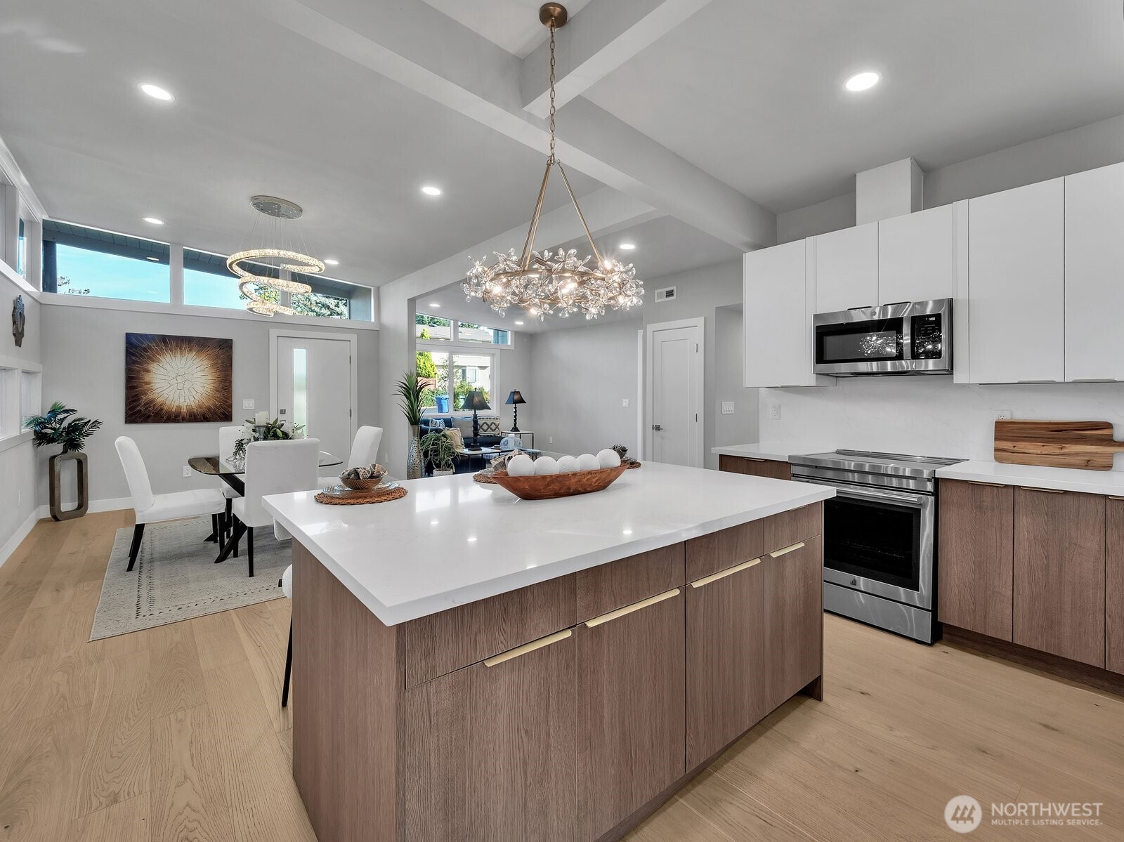 3131 112th Avenue SE, Bellevue, WA 98004