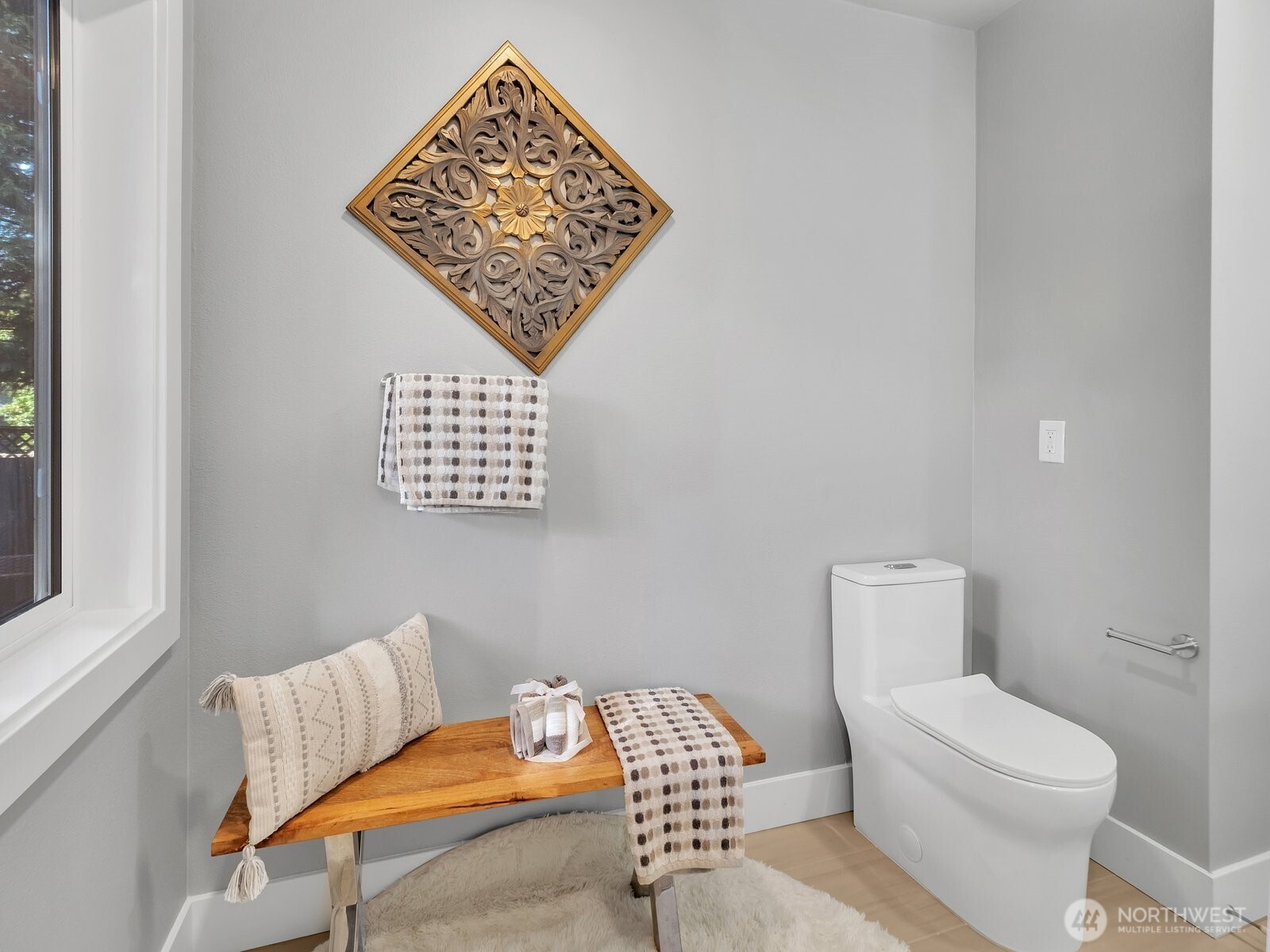 3131 112th Avenue SE, Bellevue, WA 98004