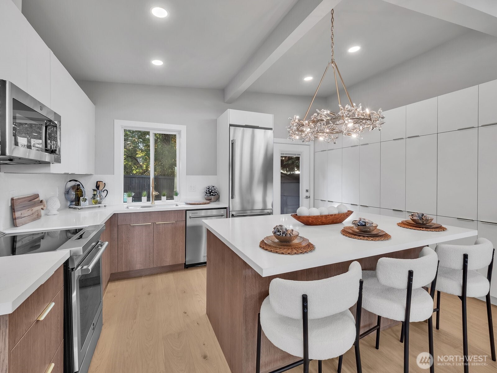 3131 112th Avenue SE, Bellevue, WA 98004