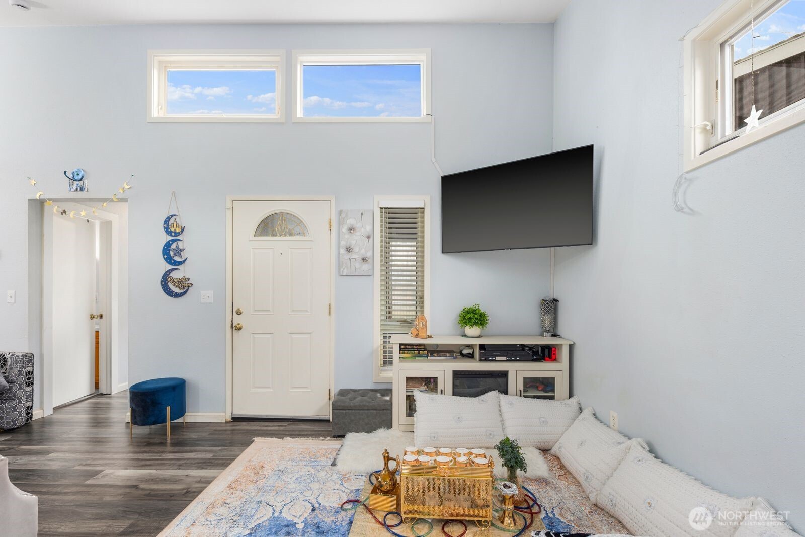 9452 25th Avenue SW, Seattle, WA 98106