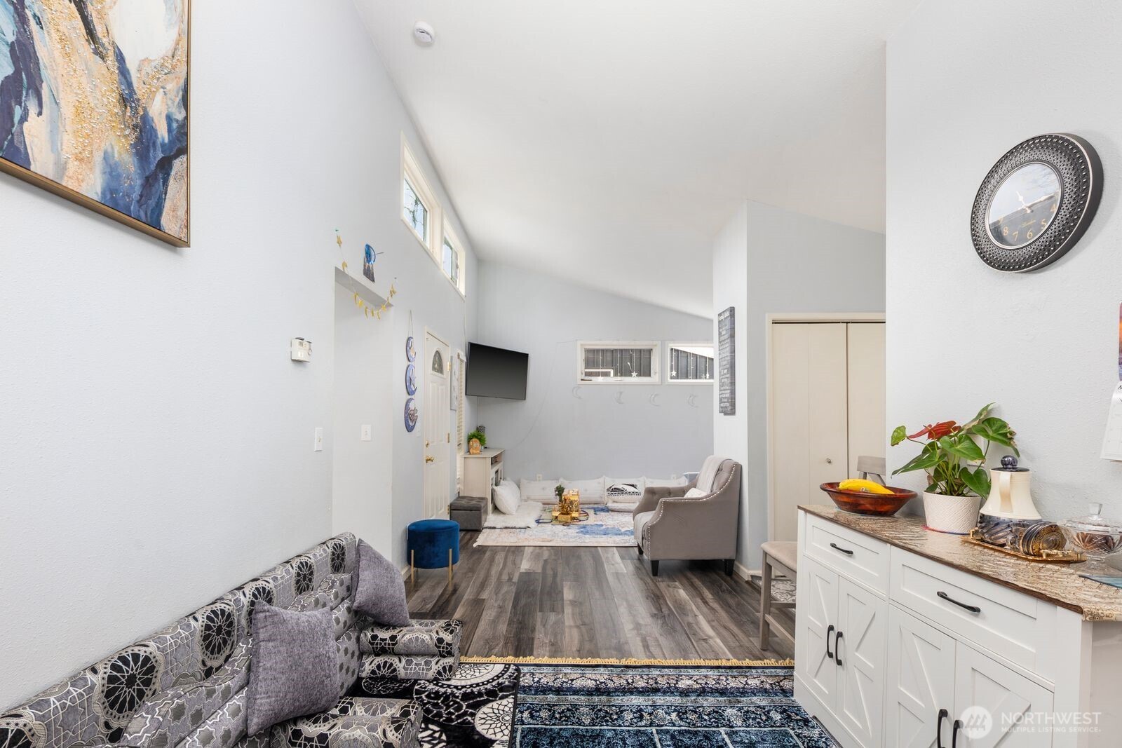 9452 25th Avenue SW, Seattle, WA 98106