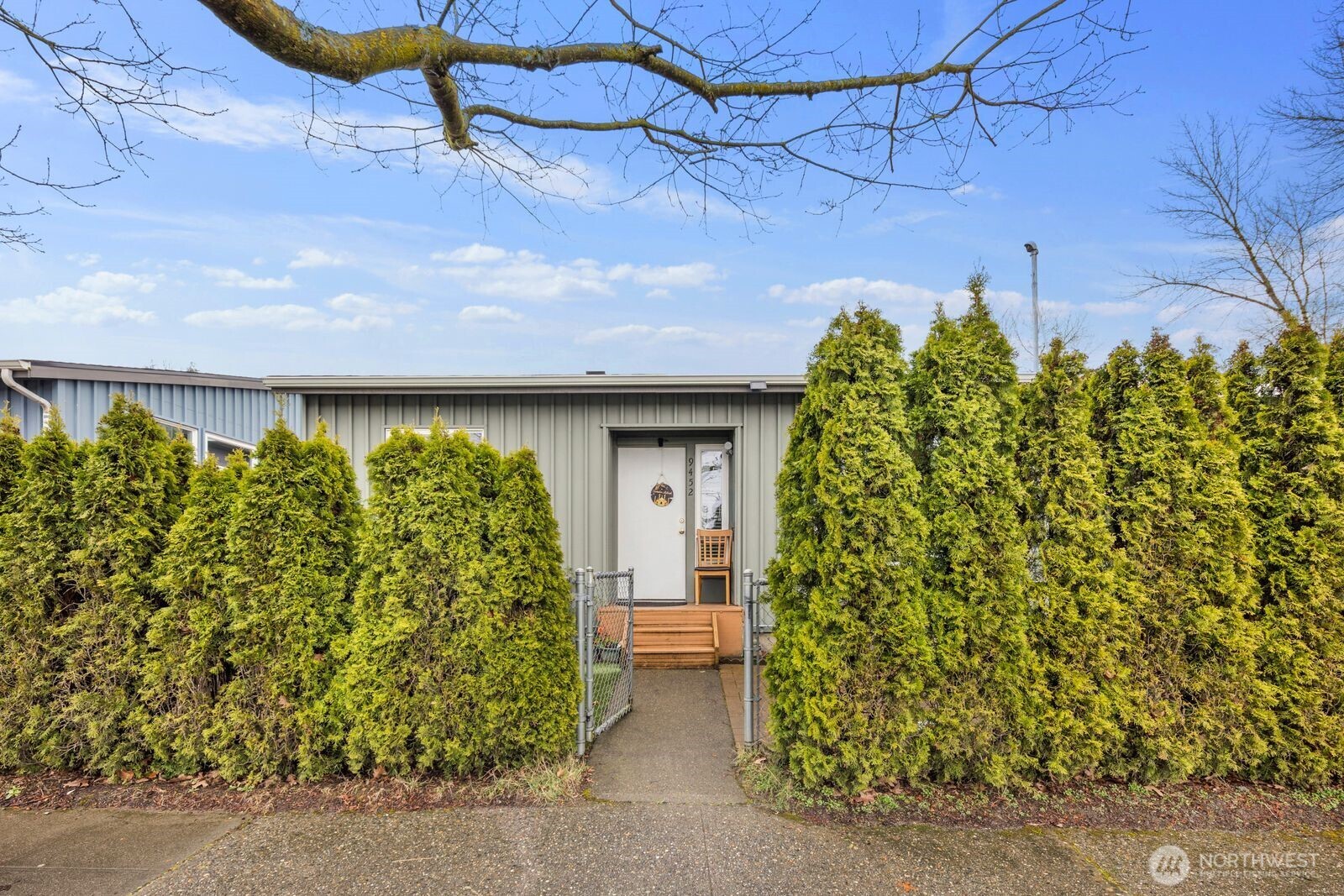 9452 25th Avenue SW, Seattle, WA 98106