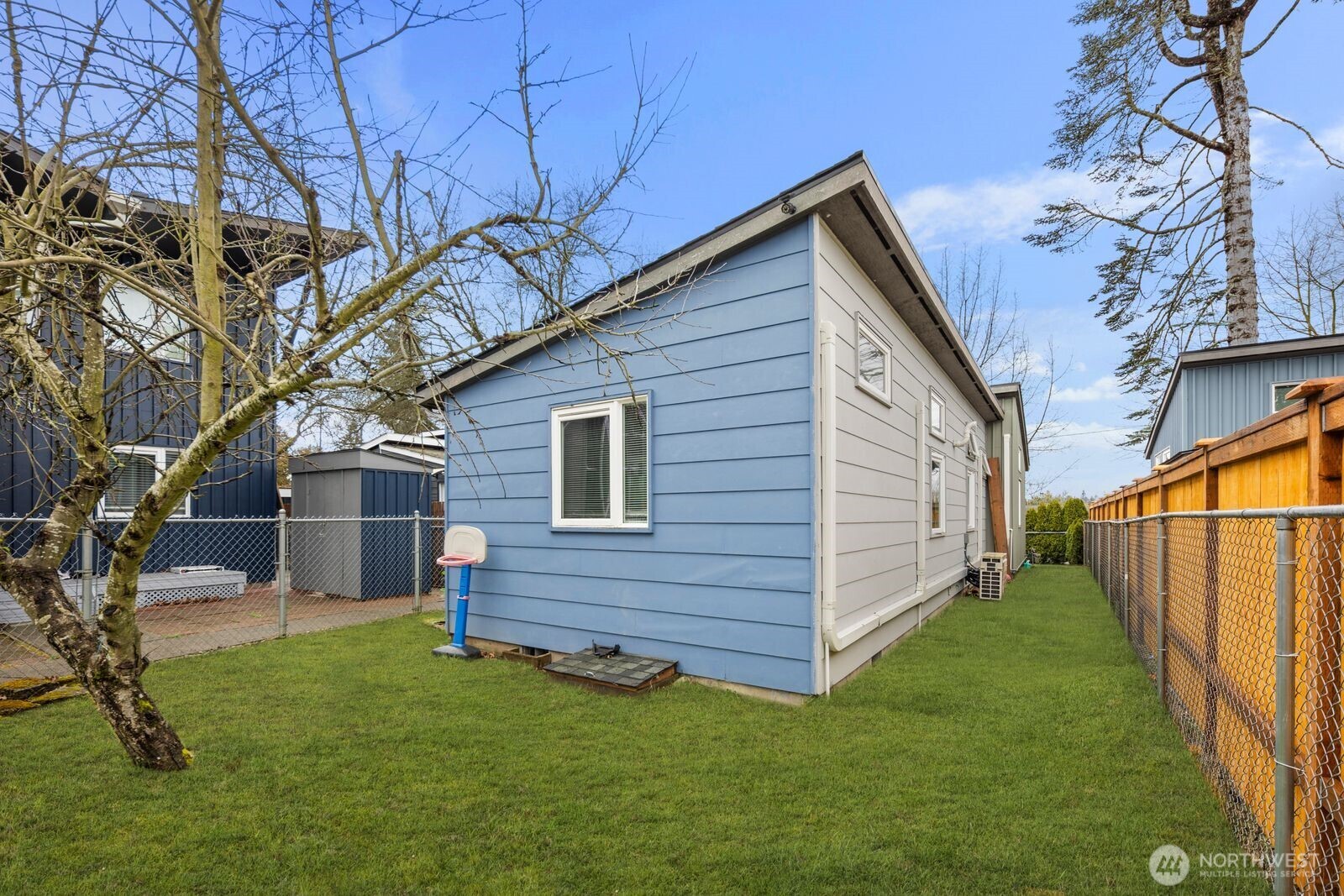 9452 25th Avenue SW, Seattle, WA 98106