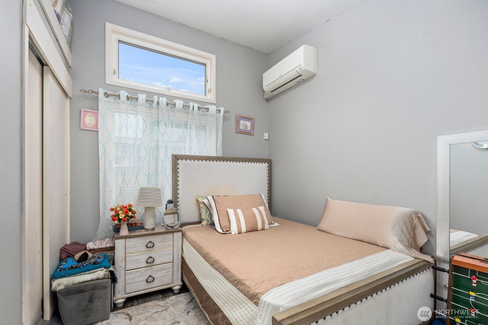 9452 25th Avenue SW, Seattle, WA 98106