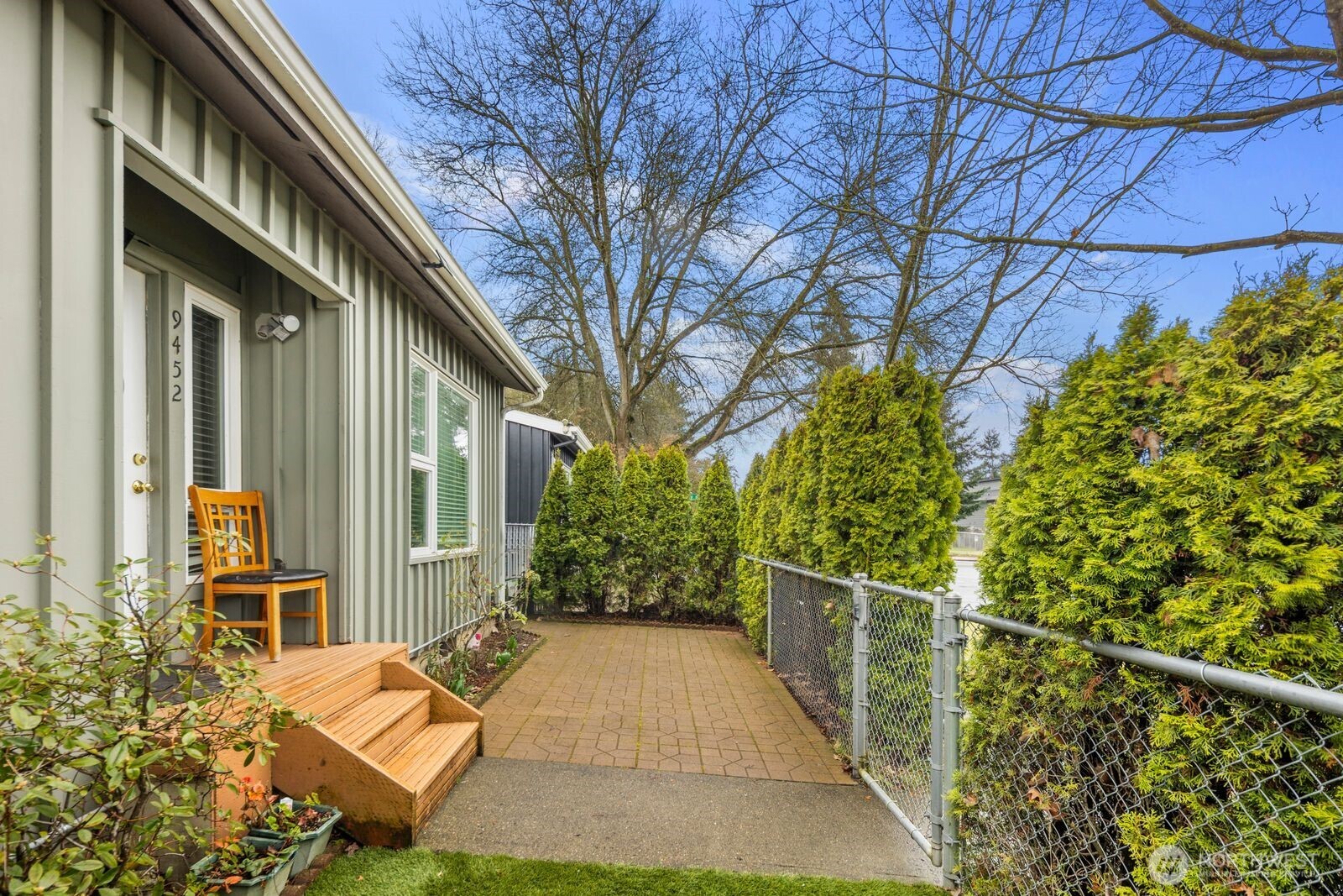 9452 25th Avenue SW, Seattle, WA 98106