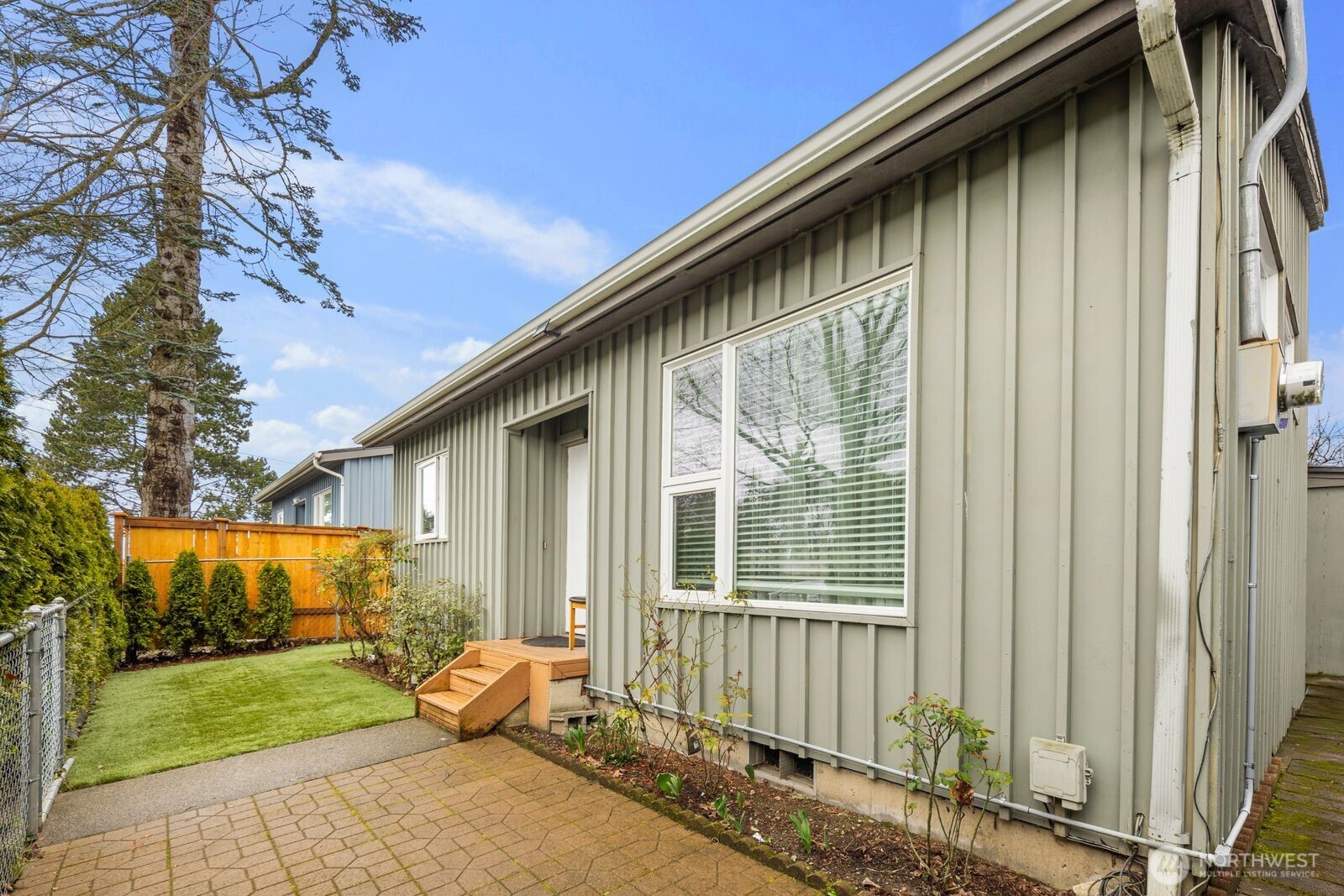 9452 25th Avenue SW, Seattle, WA 98106