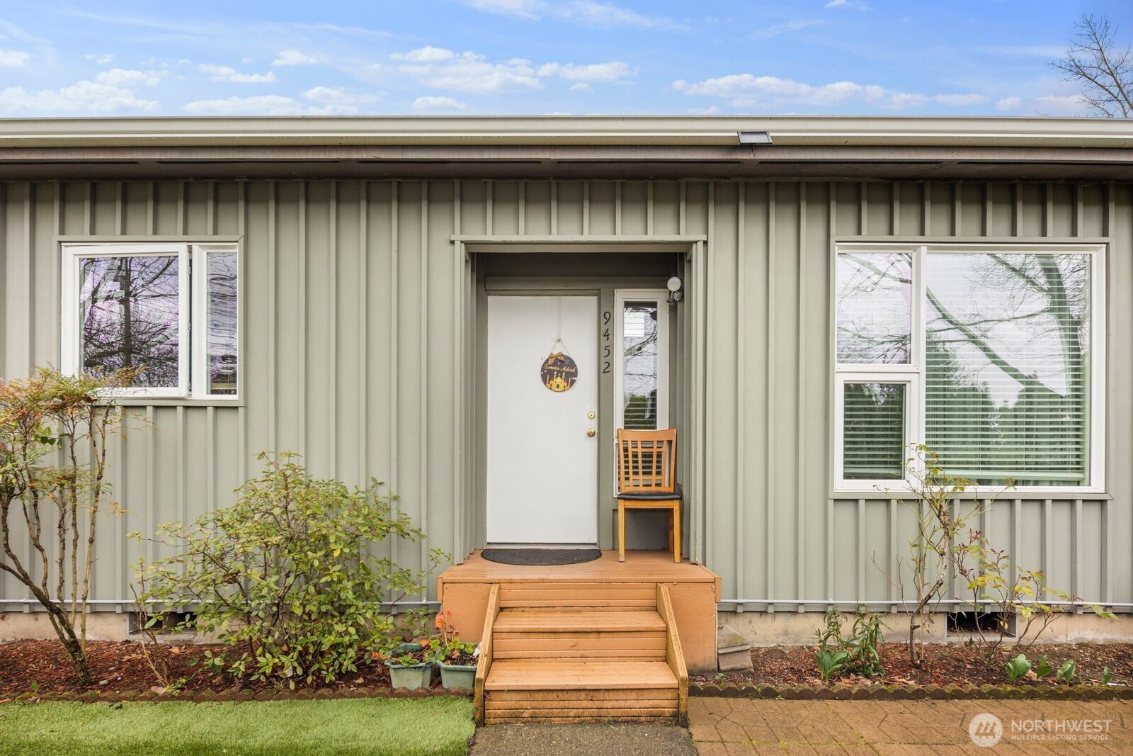 9452 25th Avenue SW, Seattle, WA 98106
