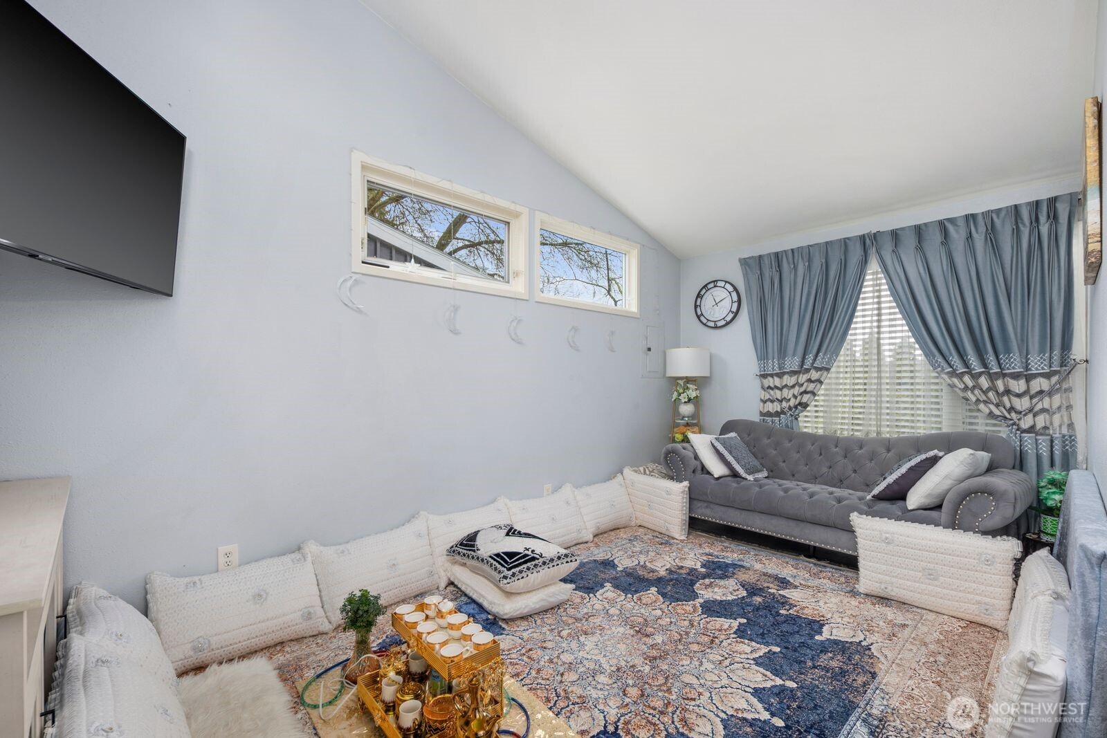 9452 25th Avenue SW, Seattle, WA 98106