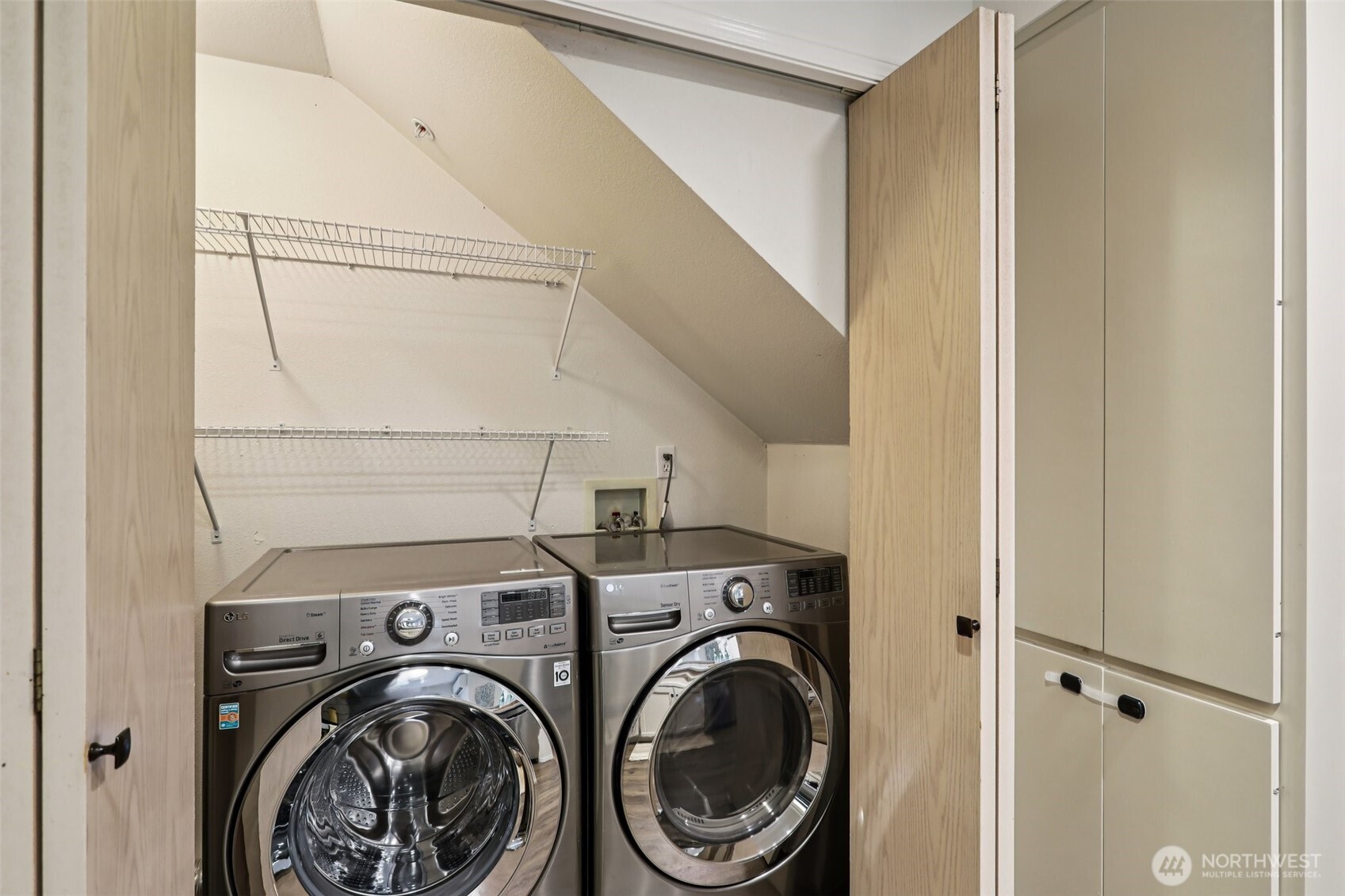 9242 Woodlawn Avenue N #B, Seattle, WA 98103