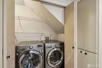 9242 Woodlawn Avenue N #B, Seattle, WA 98103 - Photo 15