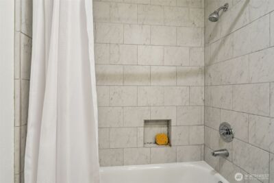 9242 Woodlawn Avenue N #B, Seattle, WA 98103 - Photo 21