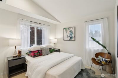 9242 Woodlawn Avenue N #B, Seattle, WA 98103 - Photo 22