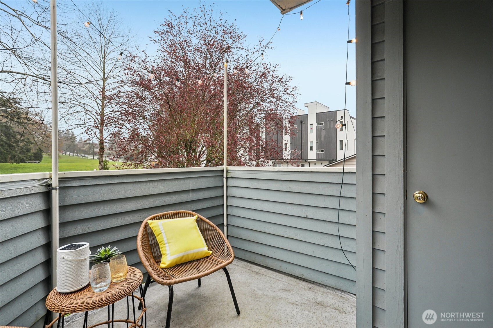 9242 Woodlawn Avenue N #B, Seattle, WA 98103