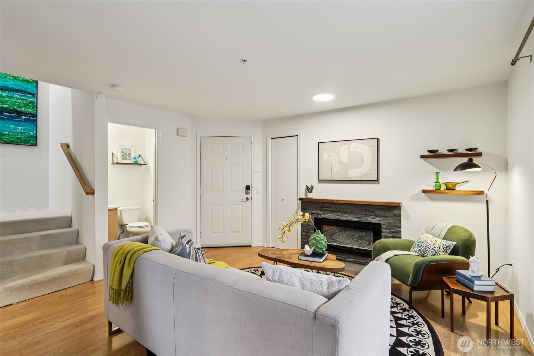 9242 Woodlawn Avenue N #B, Seattle, WA 98103