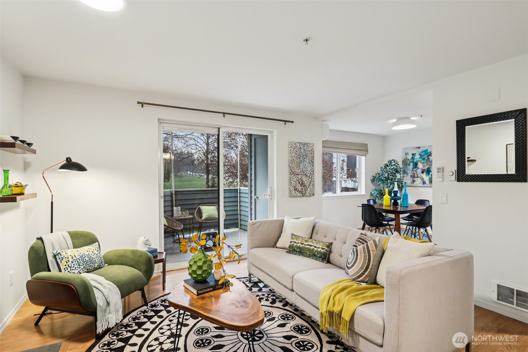 9242 Woodlawn Avenue N #B, Seattle, WA 98103