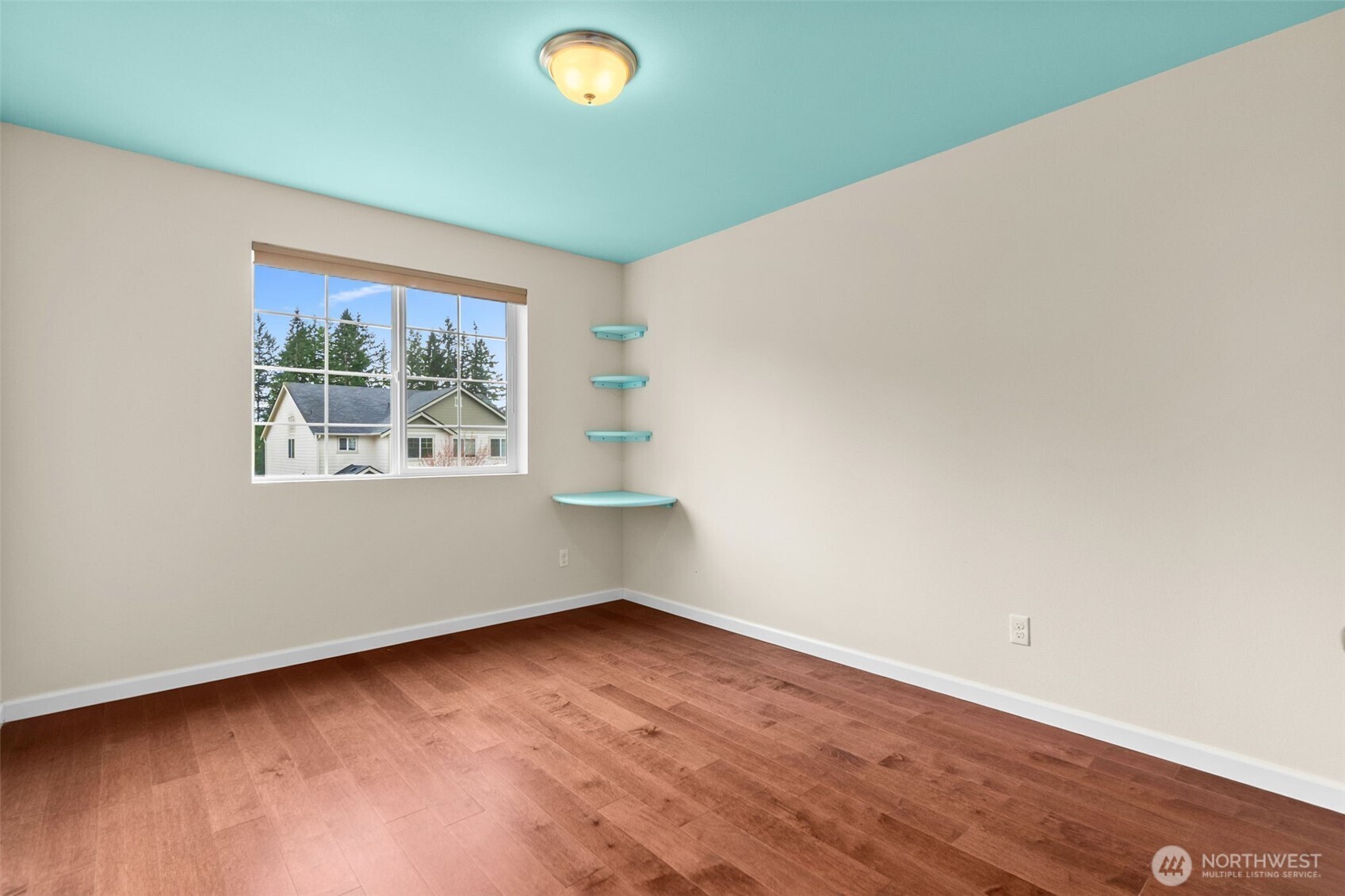 4218 Goldcrest Drive NW, Olympia, WA 98502