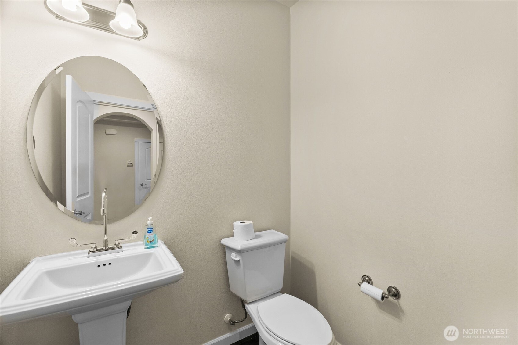 4218 Goldcrest Drive NW, Olympia, WA 98502