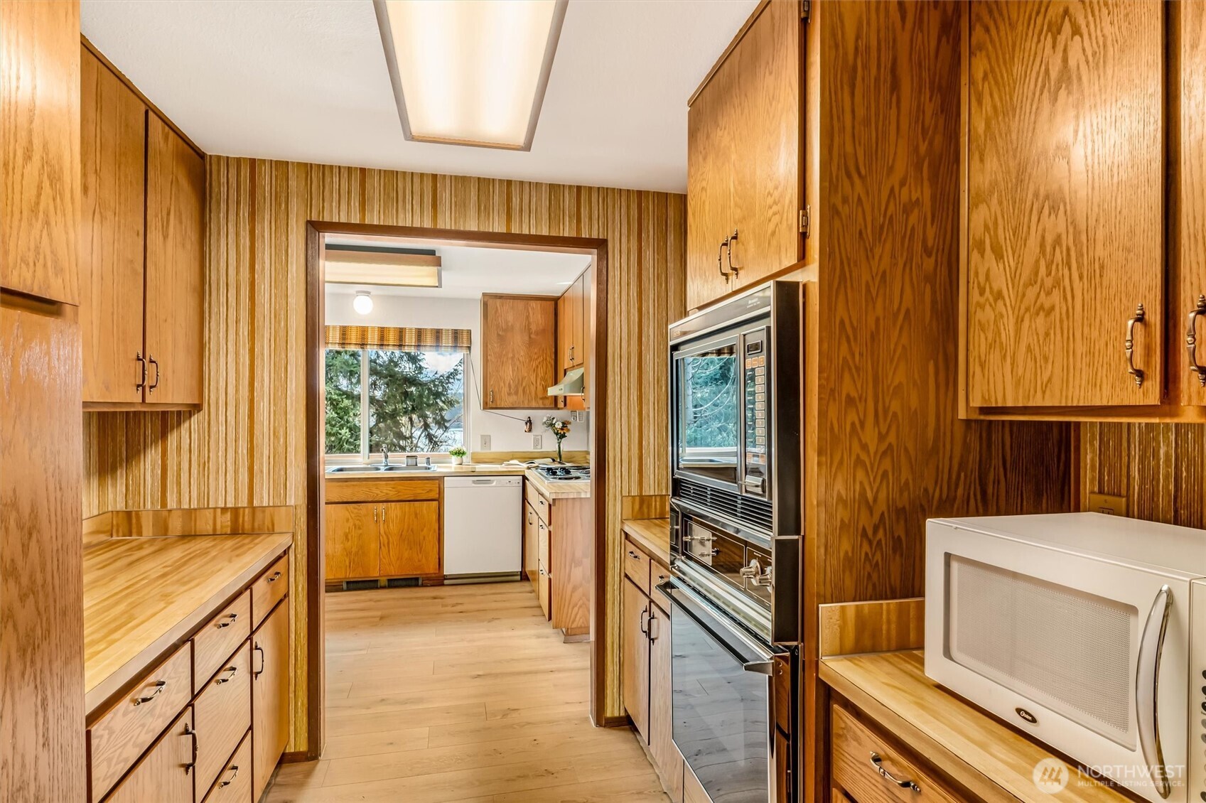 919 207th Avenue NE, Sammamish, WA 98074