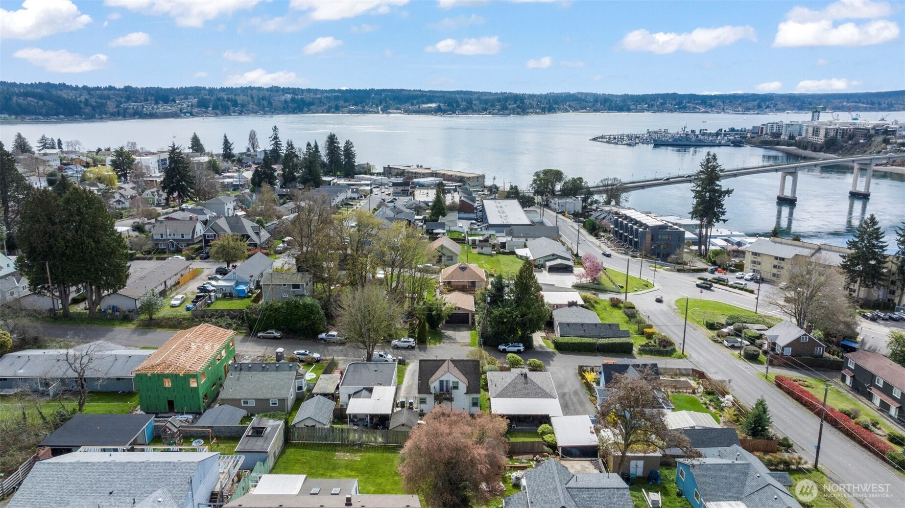 2007 E 15th Street , Bremerton, WA 98310